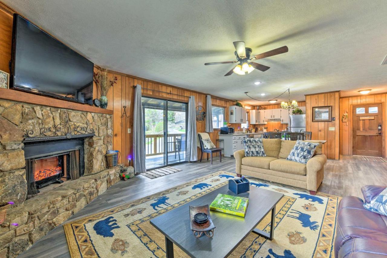 Вилла Cozy Maggie Valley Cabin, 1 Mi To Tube World! Экстерьер фото